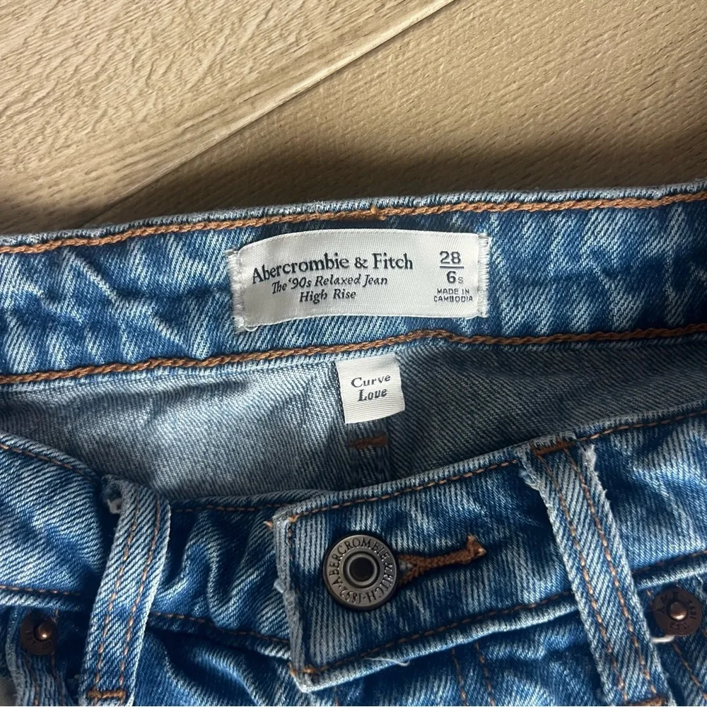 Abercrombie Curve Love 90s Relaxed Jeans Highrise 6S - Picture 3 of 4